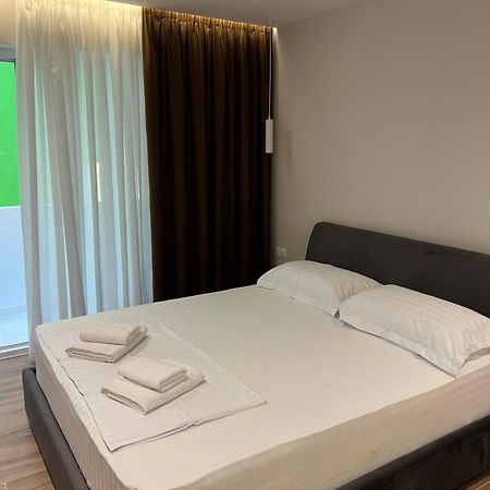Tirana Central Stay Bagian luar foto