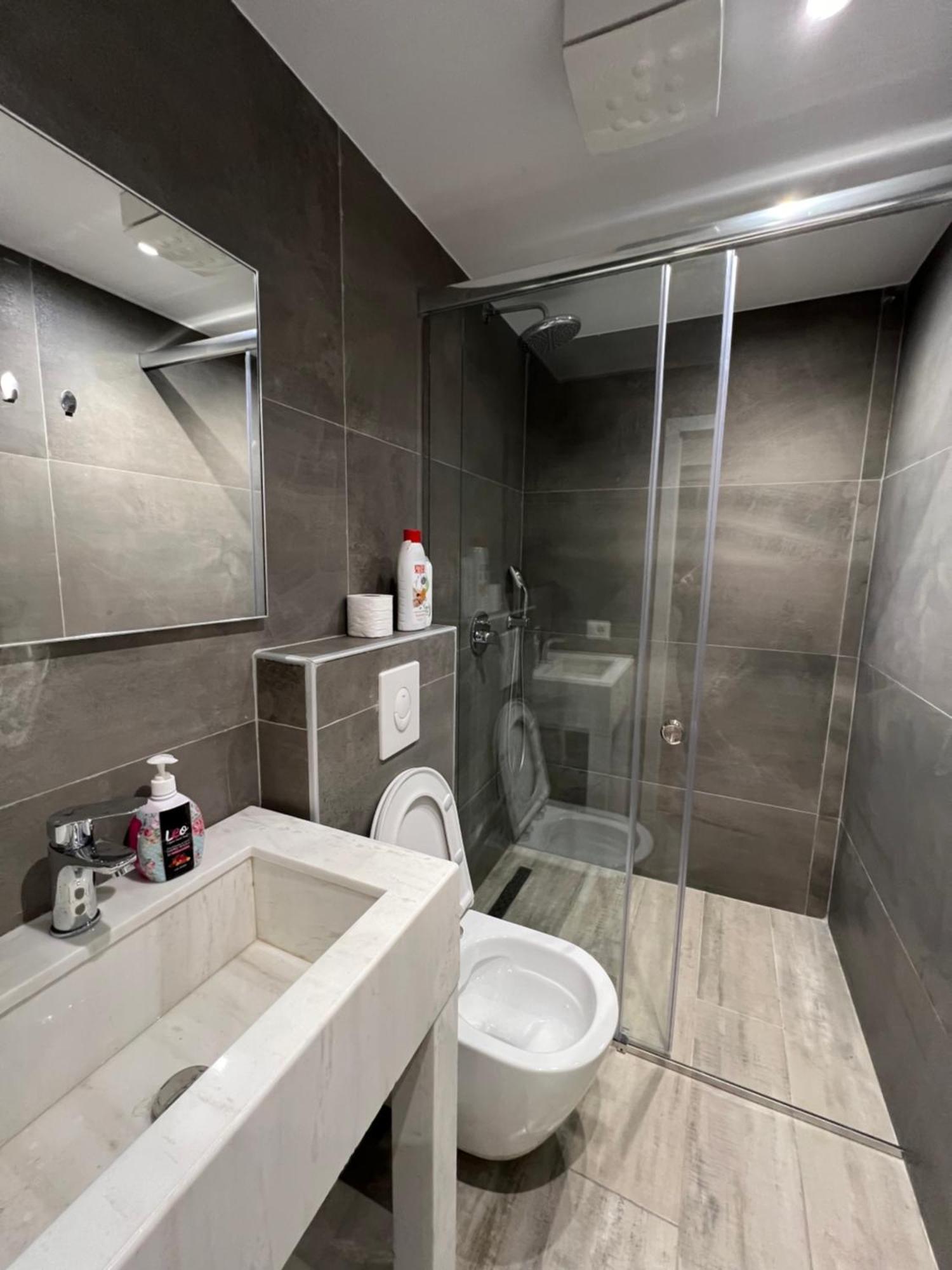Tirana Central Stay Bagian luar foto