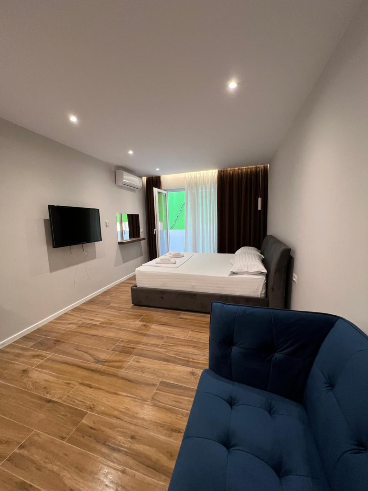 Tirana Central Stay Bagian luar foto