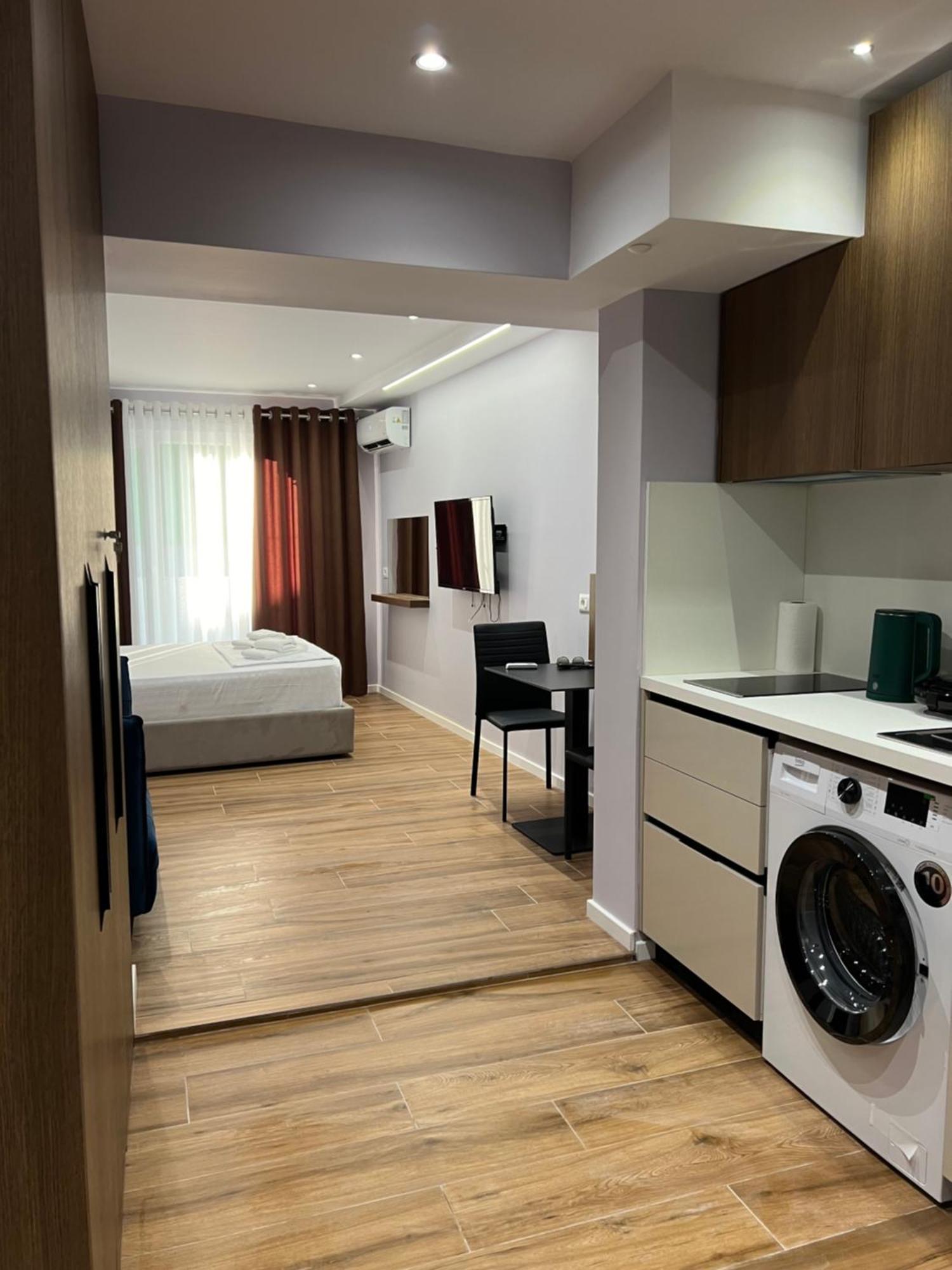 Tirana Central Stay Bagian luar foto