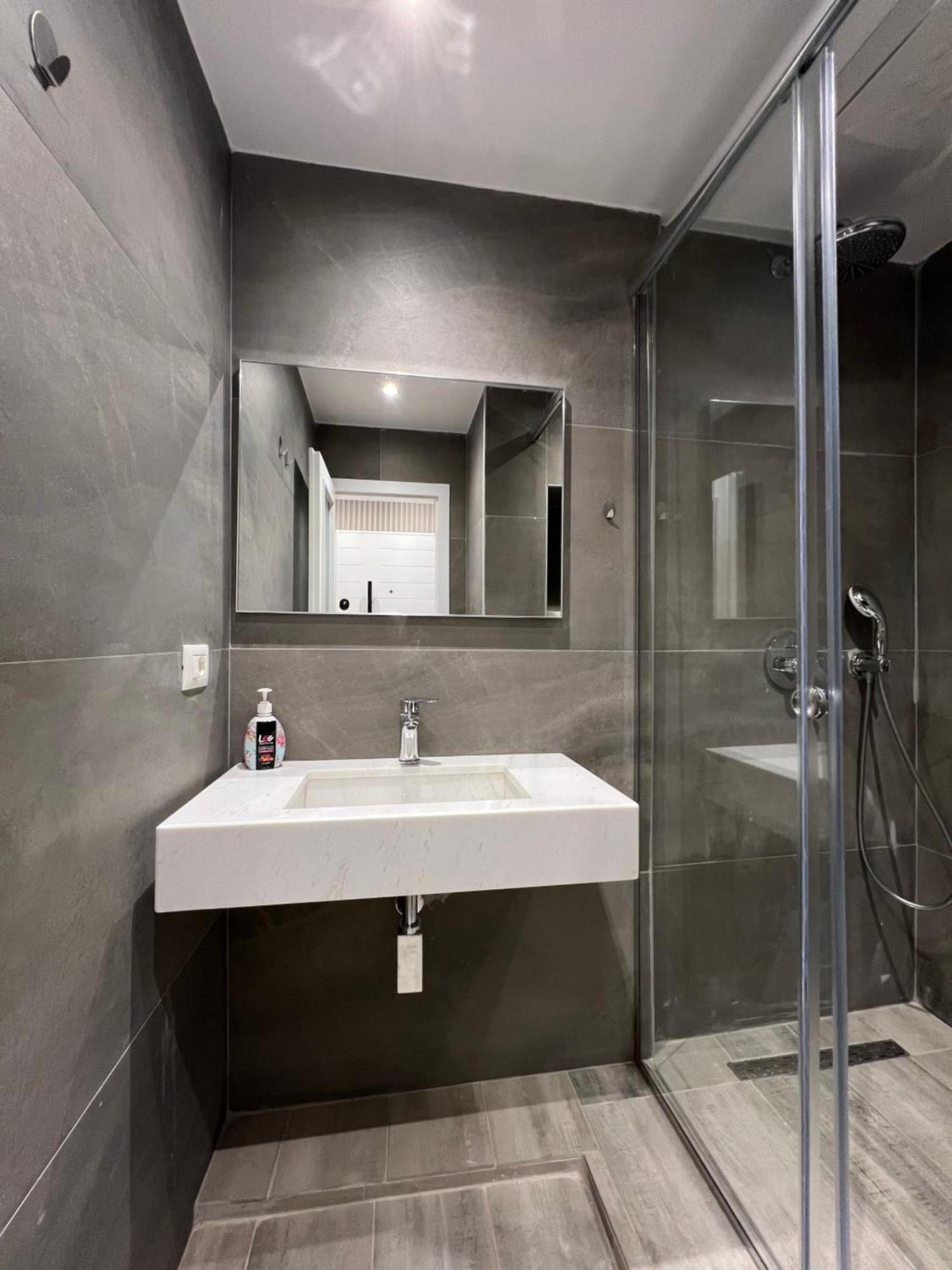 Tirana Central Stay Bagian luar foto